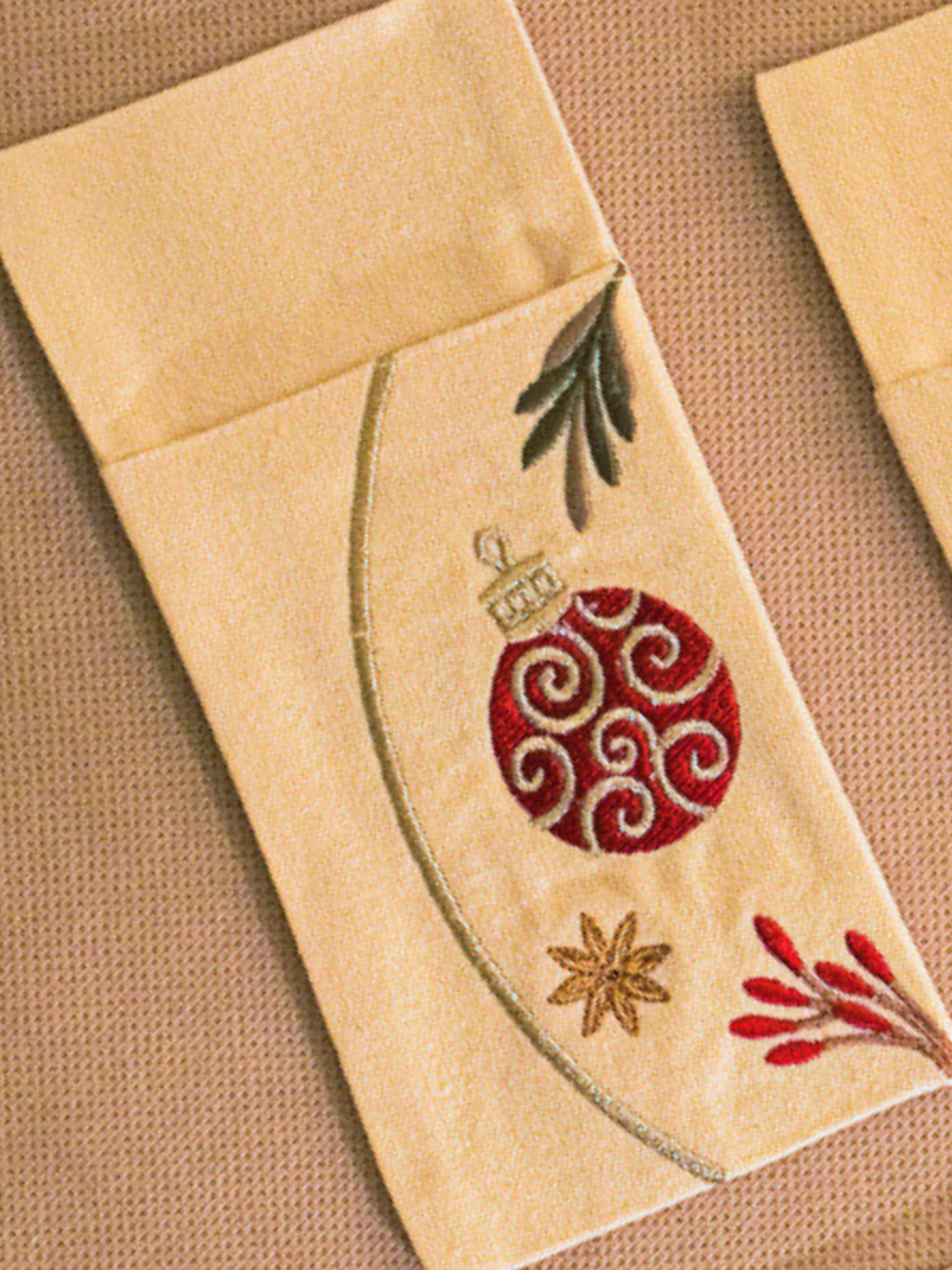 Festive Traditions - Set of 6 Cutlery Pocket Napkins