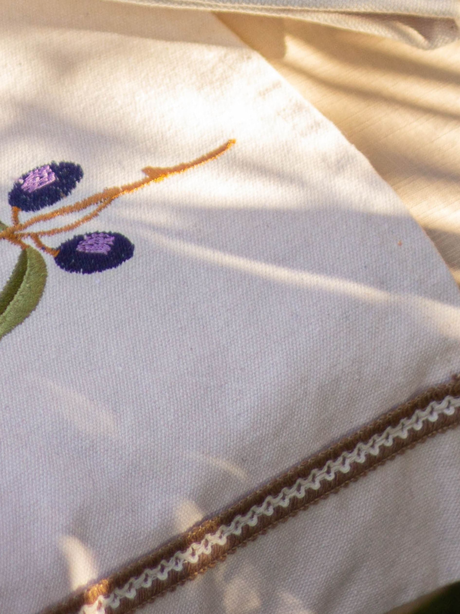 Olive Branch - Table Runner